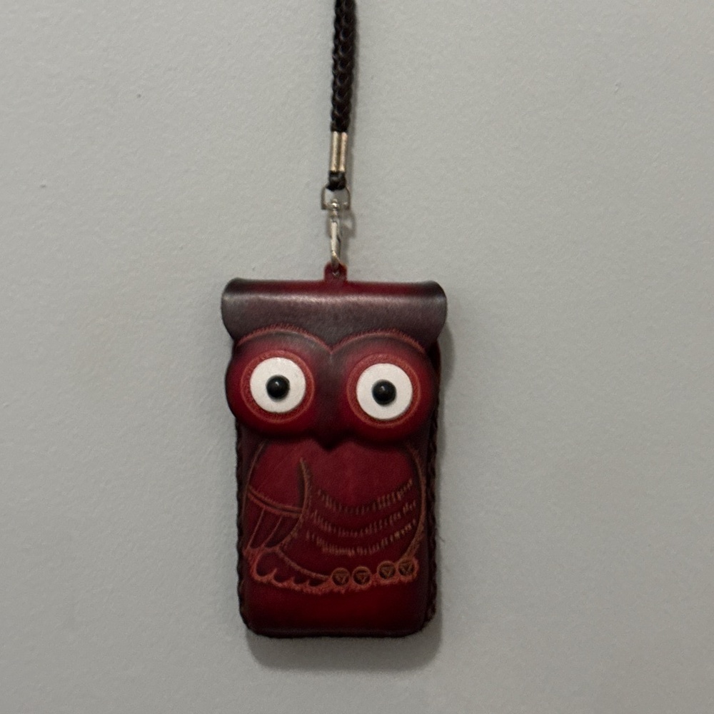 Owl phone holder with strap